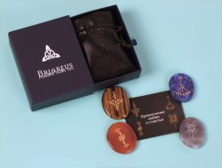 Набір рунічних амулетів Briareus " Привлечение любви и счастья " Набір рунічних амулетів Briareus " Привлечение любви и счастья "