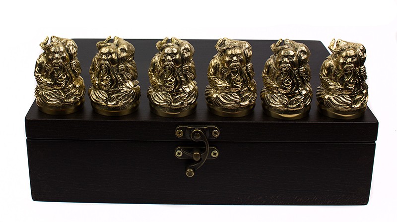 Набір " Козацька рада " : чарки 6шт у футлярі з натурального дерева Набір " Козацька рада " : чарки 6шт у футлярі з натурального дерева