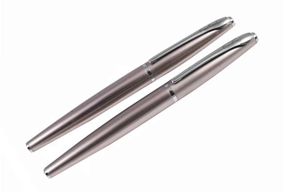 Комплект ручок (кулькова + перо) Pierre Cardin, колір корпусу бежево-золотистий металік Комплект ручок (кулькова + перо) Pierre Cardin, колір корпусу бежево-золотистий металік