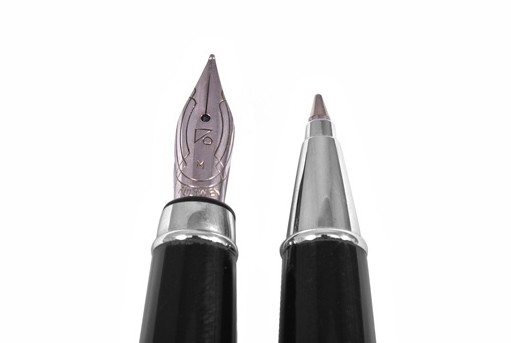 Комплект ручок (кулькова + перо) Pierre Cardin, колір корпусу бежево-золотистий металік Комплект ручок (кулькова + перо) Pierre Cardin, колір корпусу бежево-золотистий металік