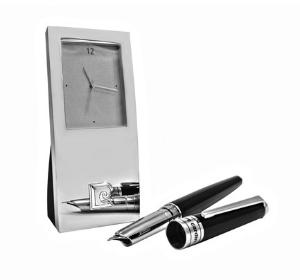 Набір ручка перова та настільний годинник Pierre Cardin Набір ручка перова та настільний годинник Pierre Cardin
