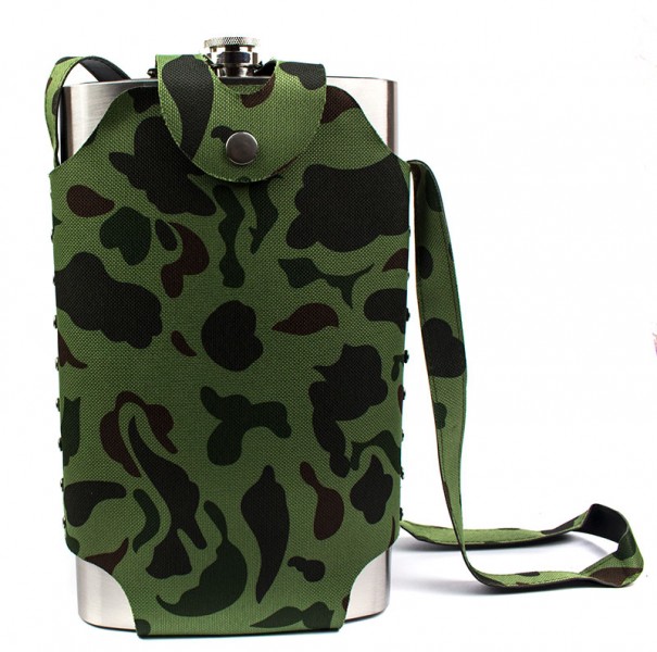 Фляга з нержавіючої сталі в камуфляжному чохлі Фляга з нержавіючої сталі в камуфляжному чохлі