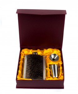 Набір подарунковий з флягою для чоловіків Набір подарунковий з флягою для чоловіків