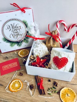 Подарунковий набір З Новим Роком та Різдвом Христовим Подарунковий набір З Новим Роком та Різдвом Христовим