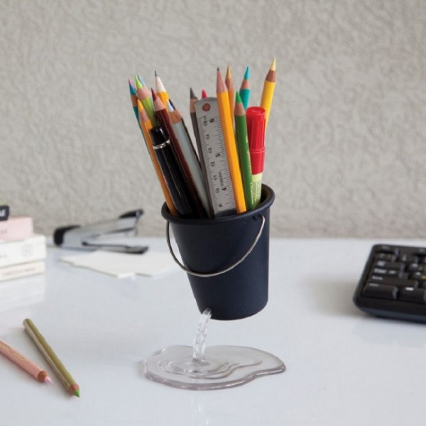     Desk Bucket Peleg Design 