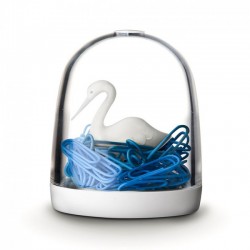    Swan in The Pond Qualy 