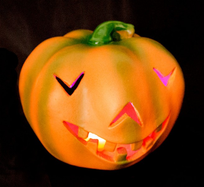 Декоративная Тыква с подсветкой на Halloween Декоративная Тыква с подсветкой на Halloween