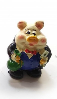 Веселая статуэтка Поросенок в образе Веселая статуэтка Поросенок в образе
