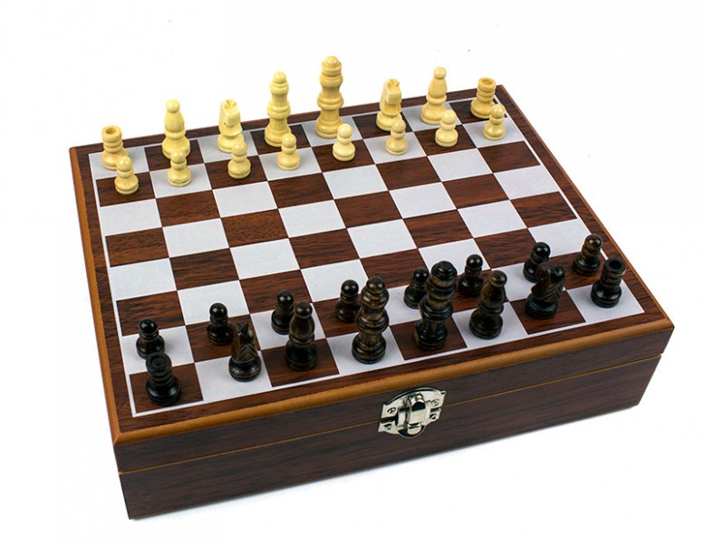 Набір шахи та фляга бардова Набір шахи та фляга бардова