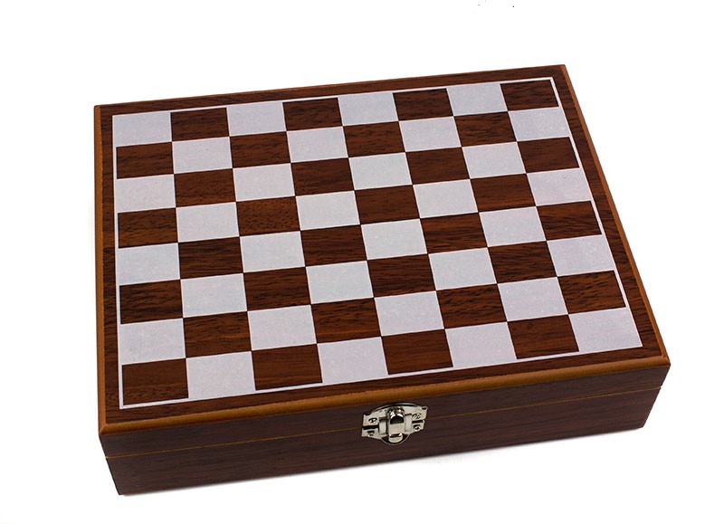 Набір шахи та фляга бардова Набір шахи та фляга бардова