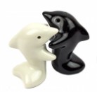 Солонка с перечницей Дельфины черно-белые