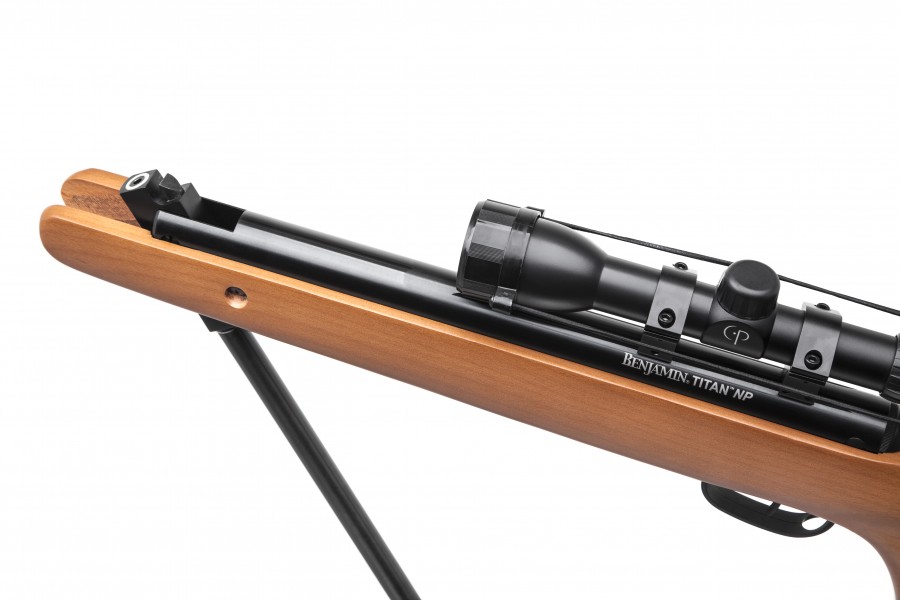 Пневматична гвинтівка Crosman "Titan NP" із оптичним прицілом . Пневматична гвинтівка Crosman "Titan NP" із оптичним прицілом .