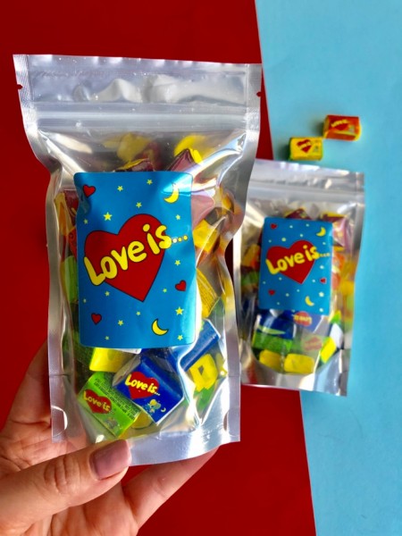 Жуйки " Love is " , синій Жуйки " Love is " , синій