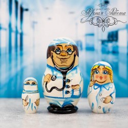 Матрьошка потрійна лялькова " Лікар " , 11 см Матрьошка потрійна лялькова " Лікар " , 11 см