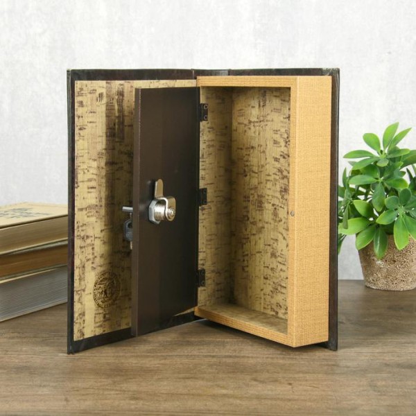 Сейф-книга дерево шкірзам Правосуддя 26х17х5 см Сейф-книга дерево шкірзам Правосуддя 26х17х5 см