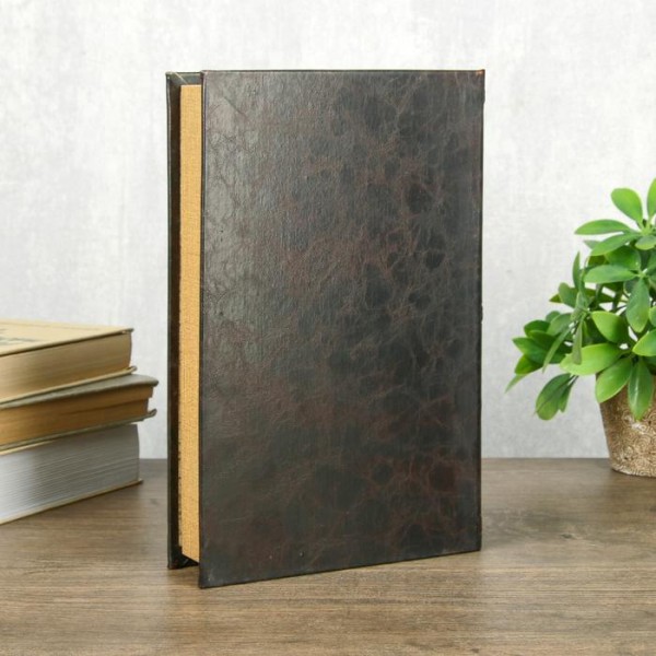 Сейф-книга дерево шкірзам Правосуддя 26х17х5 см Сейф-книга дерево шкірзам Правосуддя 26х17х5 см