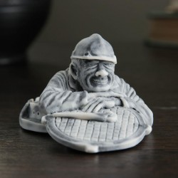 Сувенір Сантехнік, що вилазить із люка 4,5 см Сувенір Сантехнік, що вилазить із люка 4,5 см