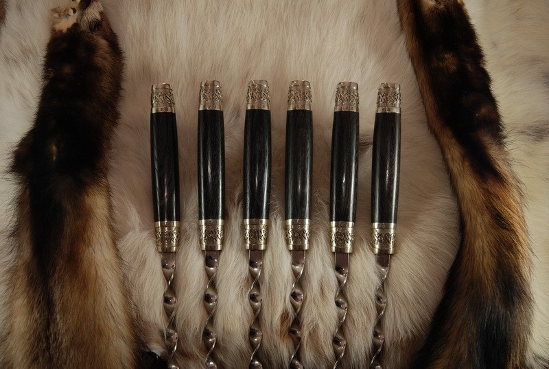 Набір шампурів ручної роботи настінний "Кельт" панно Набір шампурів ручної роботи настінний "Кельт" панно