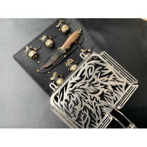 Решетка Медведь с ножом и чарками Решетка Медведь с ножом и чарками