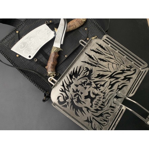 Решетка Лев с ножом и топором Решетка Лев с ножом и топором