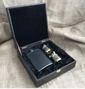 Мисливські чарки з бронзи 2шт з флягою Мисливські чарки з бронзи 2шт з флягою