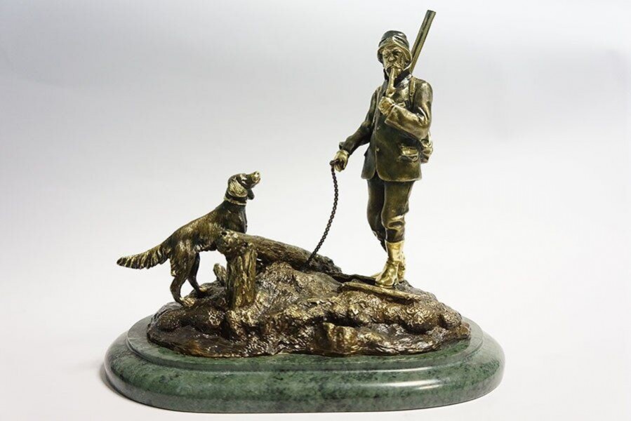 Бронзова статуетка Мисливець із собакою Бронзова статуетка Мисливець із собакою