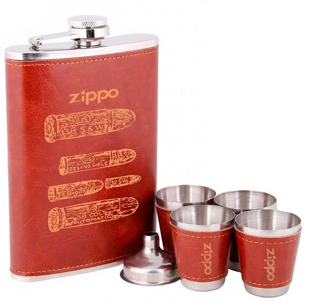 Набір подарунковий з флягою в шкірі зі стаканчиками Zippo Набір подарунковий з флягою в шкірі зі стаканчиками Zippo