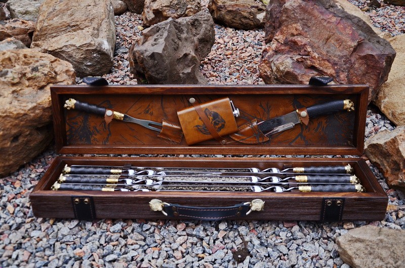 Набір шампурів ручної роботи "Вовча зграя" повна комплектація Набір шампурів ручної роботи "Вовча зграя" повна комплектація