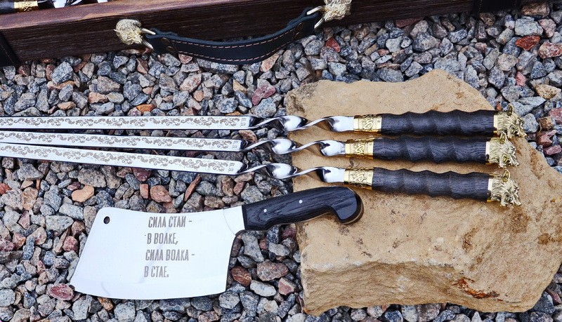 Набір шампурів ручної роботи "Вовча зграя" повна комплектація Набір шампурів ручної роботи "Вовча зграя" повна комплектація