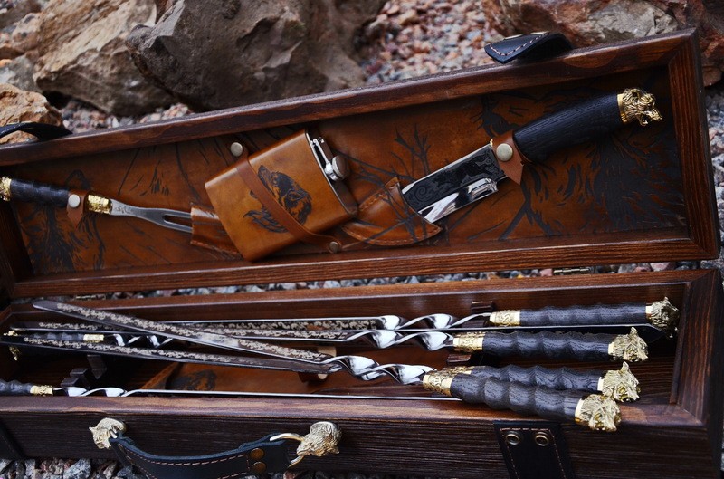 Набір шампурів ручної роботи "Вовча зграя" повна комплектація Набір шампурів ручної роботи "Вовча зграя" повна комплектація