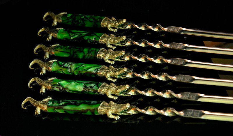 Набір шампурів ручної роботи "Алігатор" Набір шампурів ручної роботи "Алігатор"
