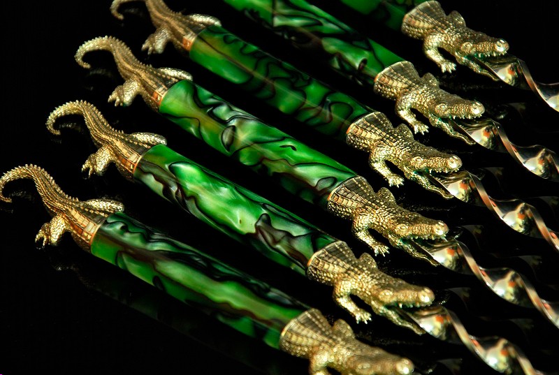 Набір шампурів ручної роботи "Алігатор" Набір шампурів ручної роботи "Алігатор"