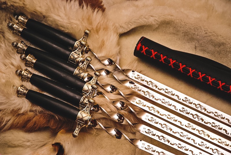 Набір шампурів ручної роботи"Трофейний" у сагайдаку Набір шампурів ручної роботи"Трофейний" у сагайдаку