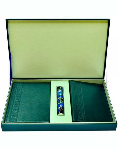 Подарунковий набір «Бізнес»: щоденник, візитниця у шкіряній палітурці, металева ручка у футлярі, подарункова коробка Подарунковий набір «Бізнес»: щоденник, візитниця у шкіряній палітурці, металева ручка у футлярі, подарункова коробка