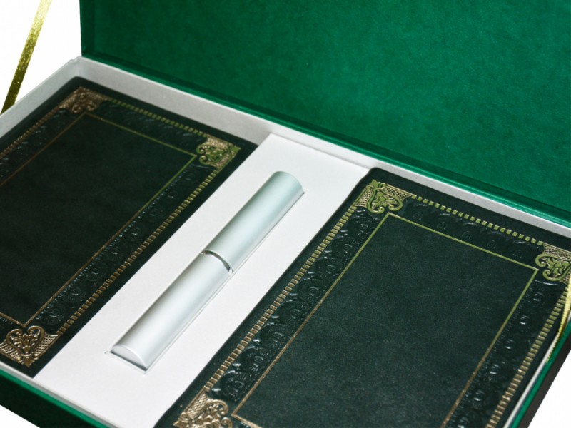 Набір подарунків «Бізнес»: щоденник, візитниця, ручка Набір подарунків «Бізнес»: щоденник, візитниця, ручка