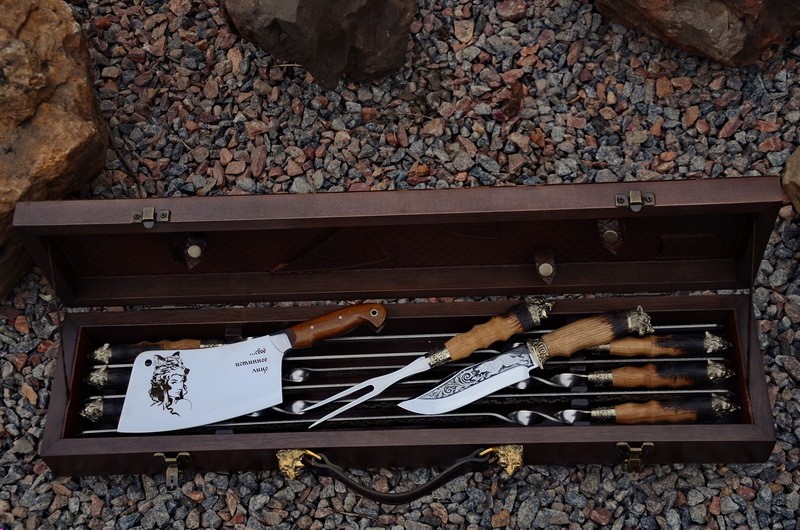 Набор авторских шампуров в кейсе Волчицы Набор авторских шампуров в кейсе Волчицы