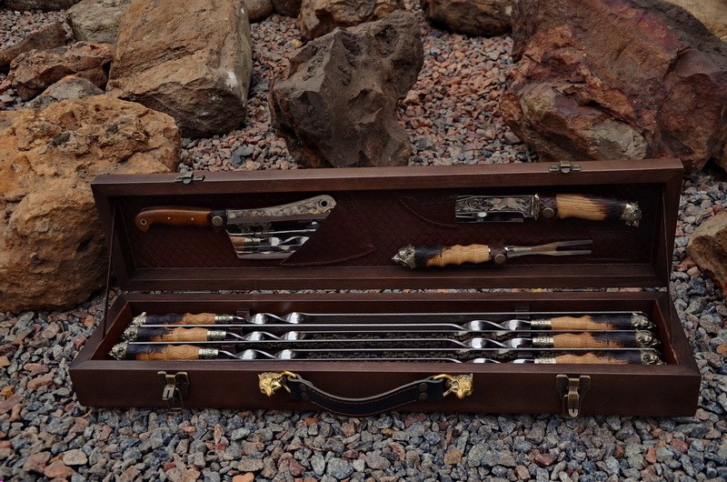 Набор авторских шампуров в кейсе Волчицы Набор авторских шампуров в кейсе Волчицы