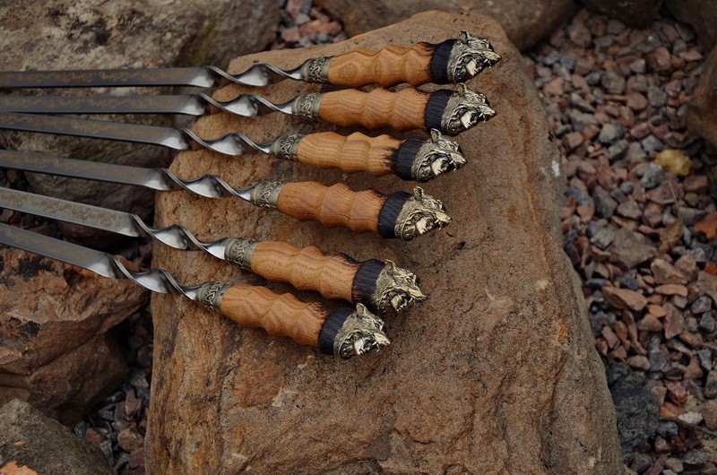 Набор авторских шампуров в кейсе Волчицы Набор авторских шампуров в кейсе Волчицы