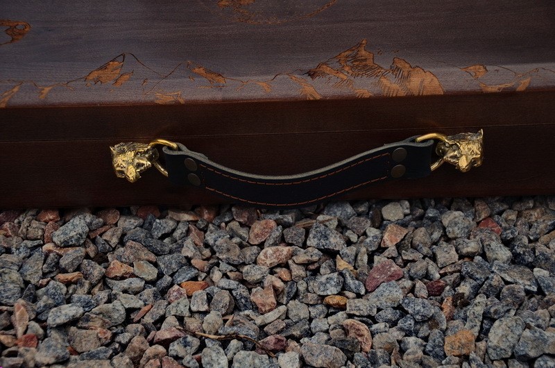 Набор авторских шампуров в кейсе Волчицы Набор авторских шампуров в кейсе Волчицы