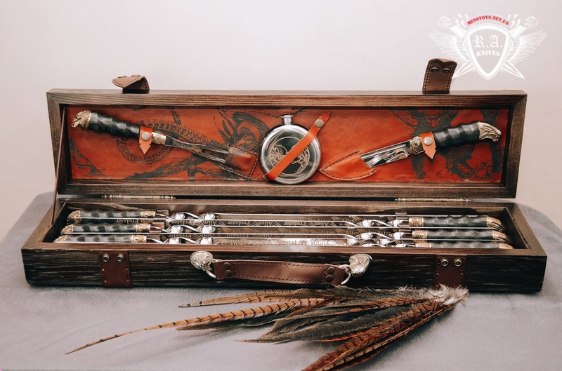 Набор шампуров Чужой против хищника в кейсе Набор шампуров Чужой против хищника в кейсе