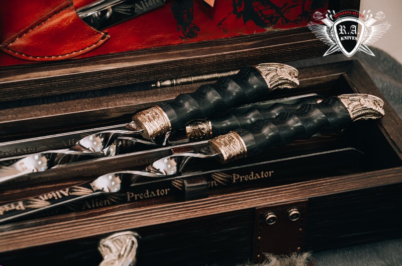 Набор шампуров Чужой против хищника в кейсе Набор шампуров Чужой против хищника в кейсе