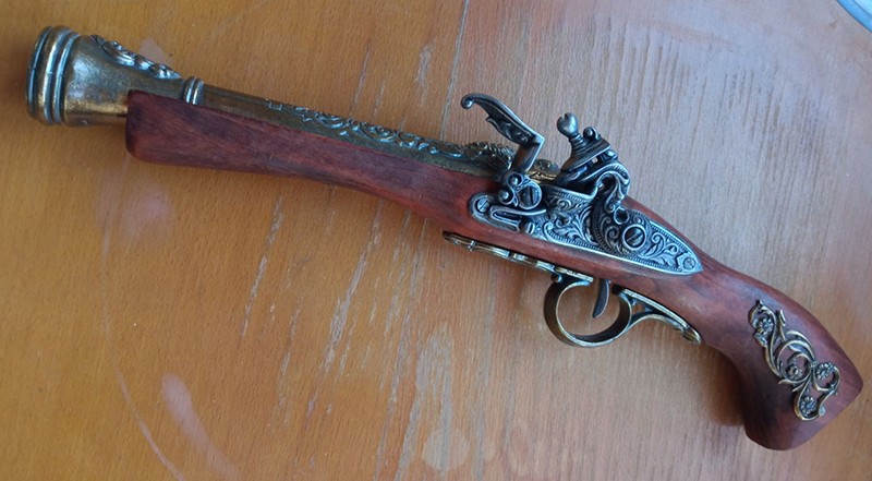 Макет пистолета Flintlock 18 век Макет пистолета Flintlock 18 век