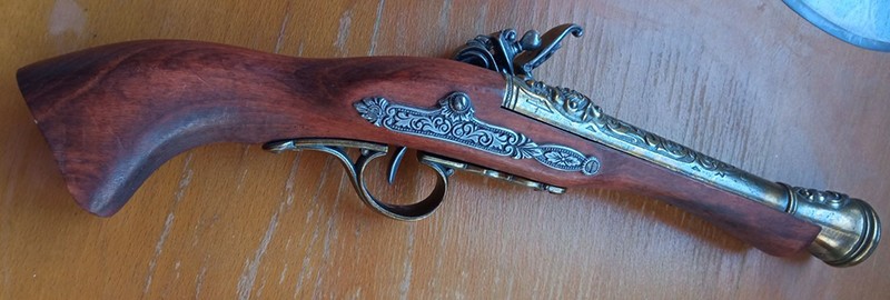 Макет пистолета Flintlock 18 век Макет пистолета Flintlock 18 век
