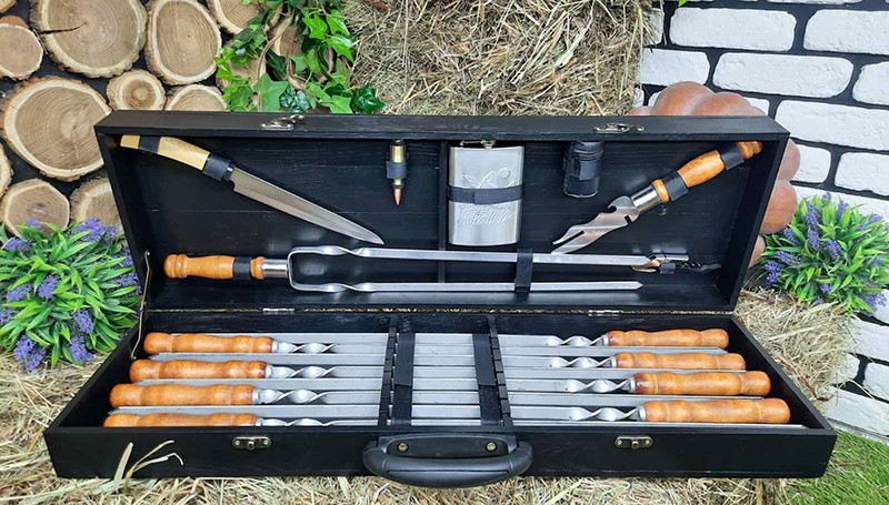 НАБОР 8 ШАМПУРОВ ДЛЯ МЯСА И ЛЮЛЯ-КЕБАБ MASTER + НАБОР АКСЕССУАРОВ В ДЕРЕВЯННОМ КЕЙСЕ НАБОР 8 ШАМПУРОВ ДЛЯ МЯСА И ЛЮЛЯ-КЕБАБ MASTER + НАБОР АКСЕССУАРОВ В ДЕРЕВЯННОМ КЕЙСЕ