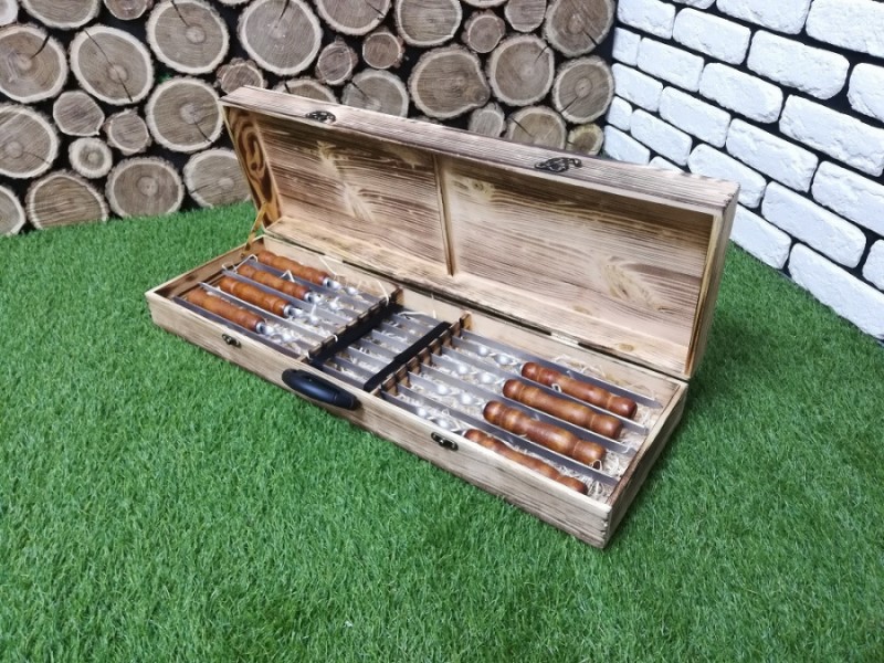 Набор 8 шампуров для мяса в деревянном кейсе (720х12х3 мм) Набор 8 шампуров для мяса в деревянном кейсе (720х12х3 мм)