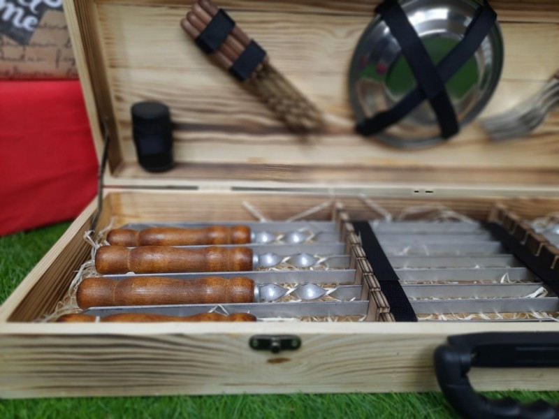 Набор 8 шампуров "Master" (720х12х3 мм) Набор 8 шампуров "Master" (720х12х3 мм)