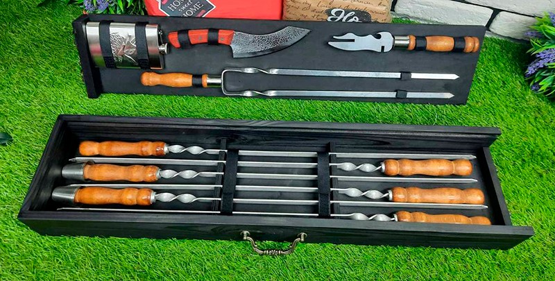 Подарочный набор шампуров Master (730х15х3 мм) в деревянном кейсе Подарочный набор шампуров Master (730х15х3 мм) в деревянном кейсе