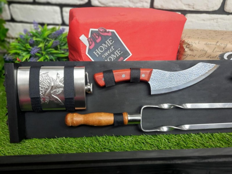 Подарочный набор шампуров Master (730х15х3 мм) в деревянном кейсе Подарочный набор шампуров Master (730х15х3 мм) в деревянном кейсе