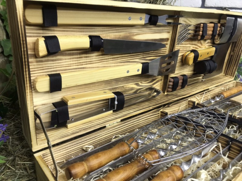 Набор из 8 шампуров для мяса и люля-кебаб Master (730х15х3 мм) в деревянном кейсе Набор из 8 шампуров для мяса и люля-кебаб Master (730х15х3 мм) в деревянном кейсе