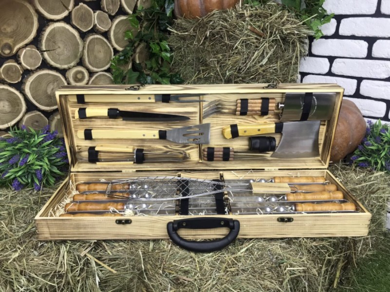 Набор из 8 шампуров для мяса и люля-кебаб Master (730х15х3 мм) в деревянном кейсе Набор из 8 шампуров для мяса и люля-кебаб Master (730х15х3 мм) в деревянном кейсе